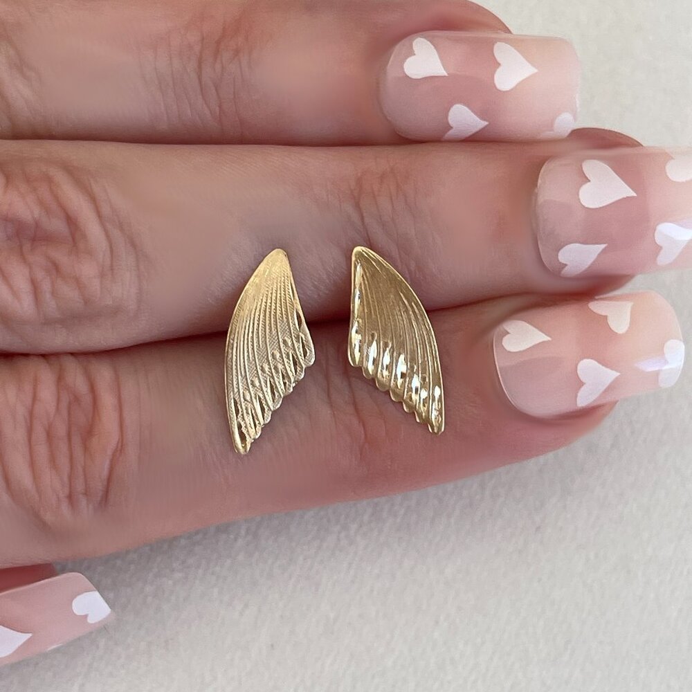 Vintage Solid 14K Yellow Gold Angel Wings Feather Earrings Ribbed Diamond Cut 90